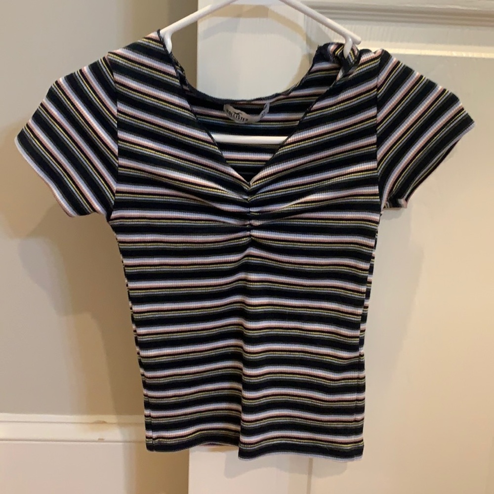 Hollister colorful V neck crop top